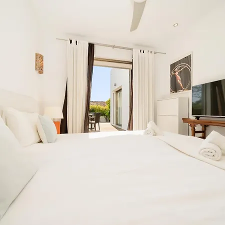 Privada Con Piscina Y Jardin En Chapas, Villa