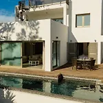 Privada Con Piscina Y Jardin En Chapas, * 马尔韦利亚