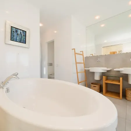 Privada Con Piscina Y Jardin En Chapas, Villa Marbella