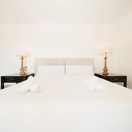 Privada Con Piscina Y Jardin En Chapas, * Marbellac