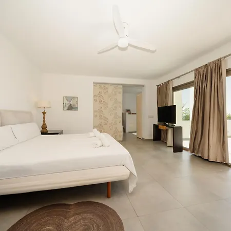 Privada Con Piscina Y Jardin En Chapas, Villa Marbella