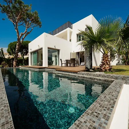 Privada Con Piscina Y Jardin En Chapas,