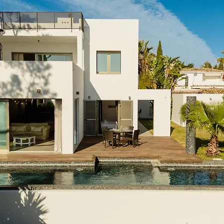 Privada Con Piscina Y Jardin En Chapas, Villa