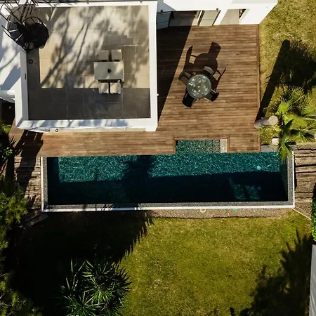 Privada Con Piscina Y Jardin En Chapas, Villa Marbella