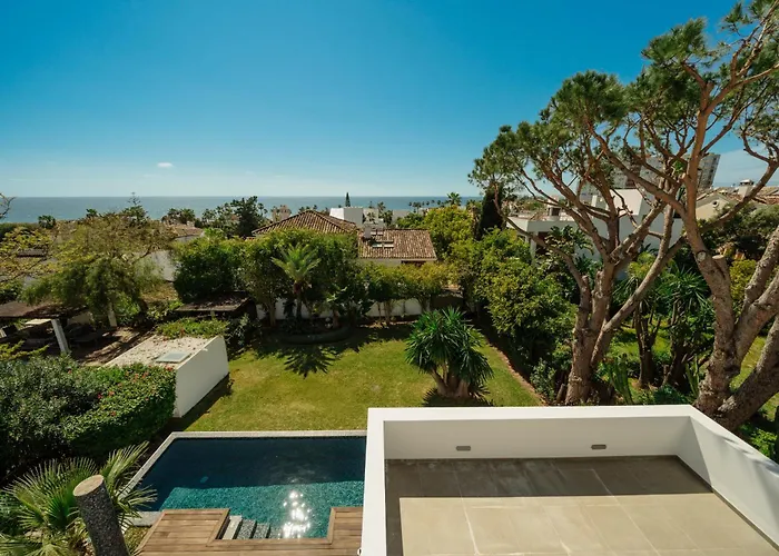 Vila Privada Con Piscina Y Jardin En Chapas, *