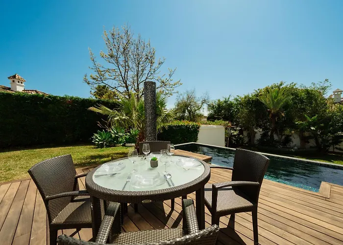 Privada Con Piscina Y Jardin En Chapas, Vila