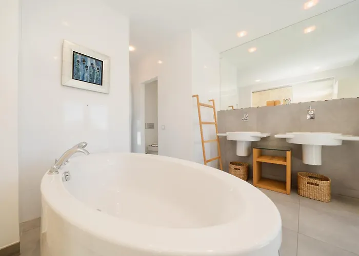 Privada Con Piscina Y Jardin En Chapas, Vila Marbella