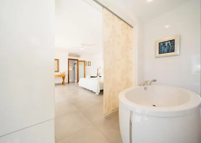 Privada Con Piscina Y Jardin En Chapas, Vila