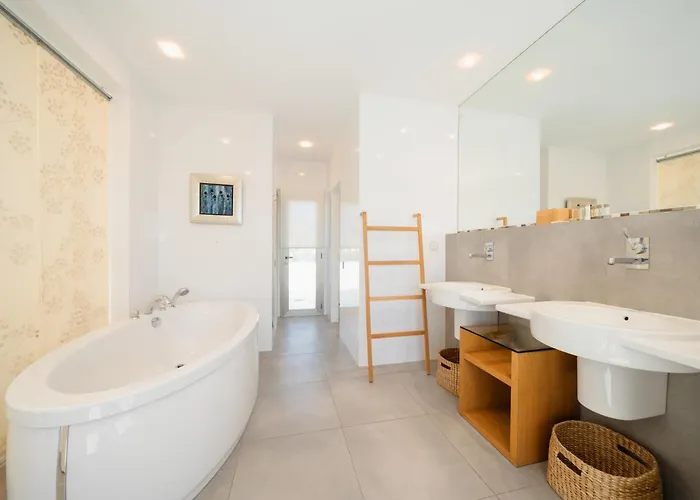 Privada Con Piscina Y Jardin En Chapas, Vila *