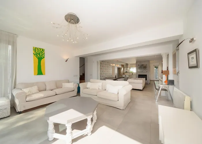 Privada Con Piscina Y Jardin En Chapas,