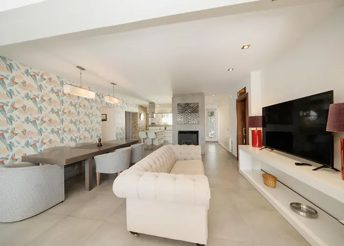 Privada Con Piscina Y Jardin En Chapas, *