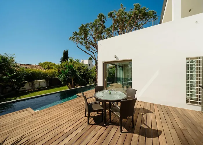 Privada Con Piscina Y Jardin En Chapas, Vila Marbella