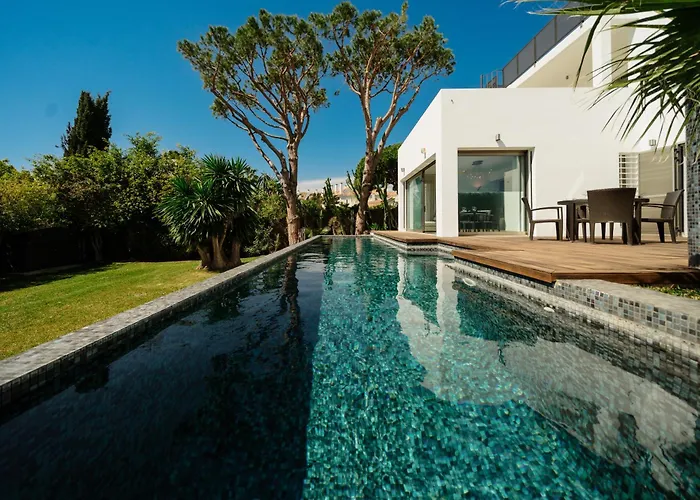 Privada Con Piscina Y Jardin En Chapas, Vila