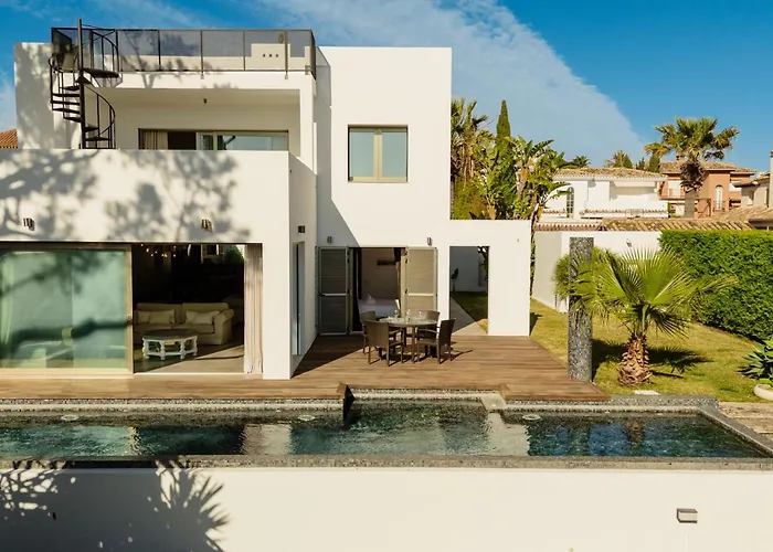 Privada Con Piscina Y Jardin En Chapas, Vila