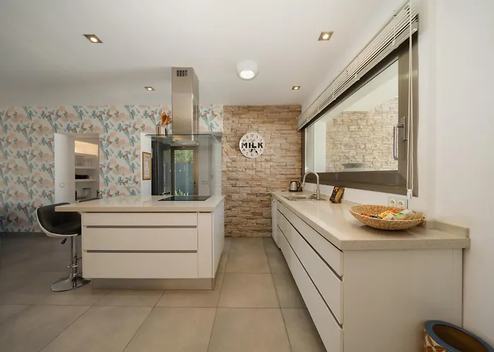 Privada Con Piscina Y Jardin En Chapas, Vila Marbella