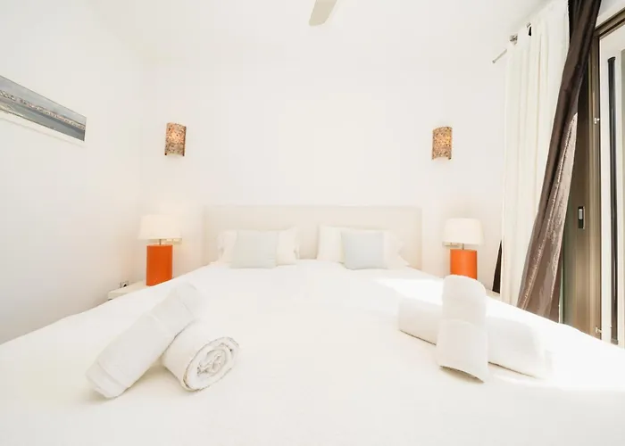 Vila Privada Con Piscina Y Jardin En Chapas, *